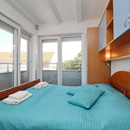 Apartment In Mit Eigenem Balkon - B44470